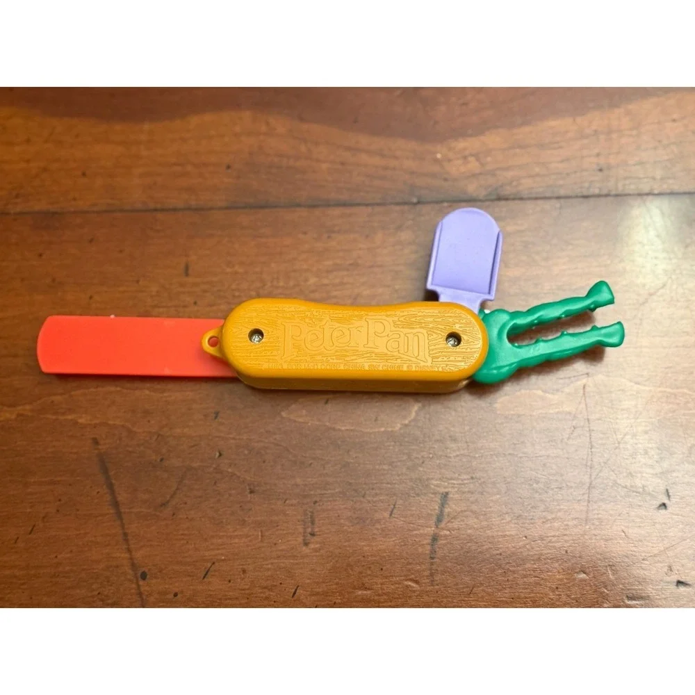 Vintage Disney McDonalds Peter Pan Plastic Folding Pocketknife Knife Toy